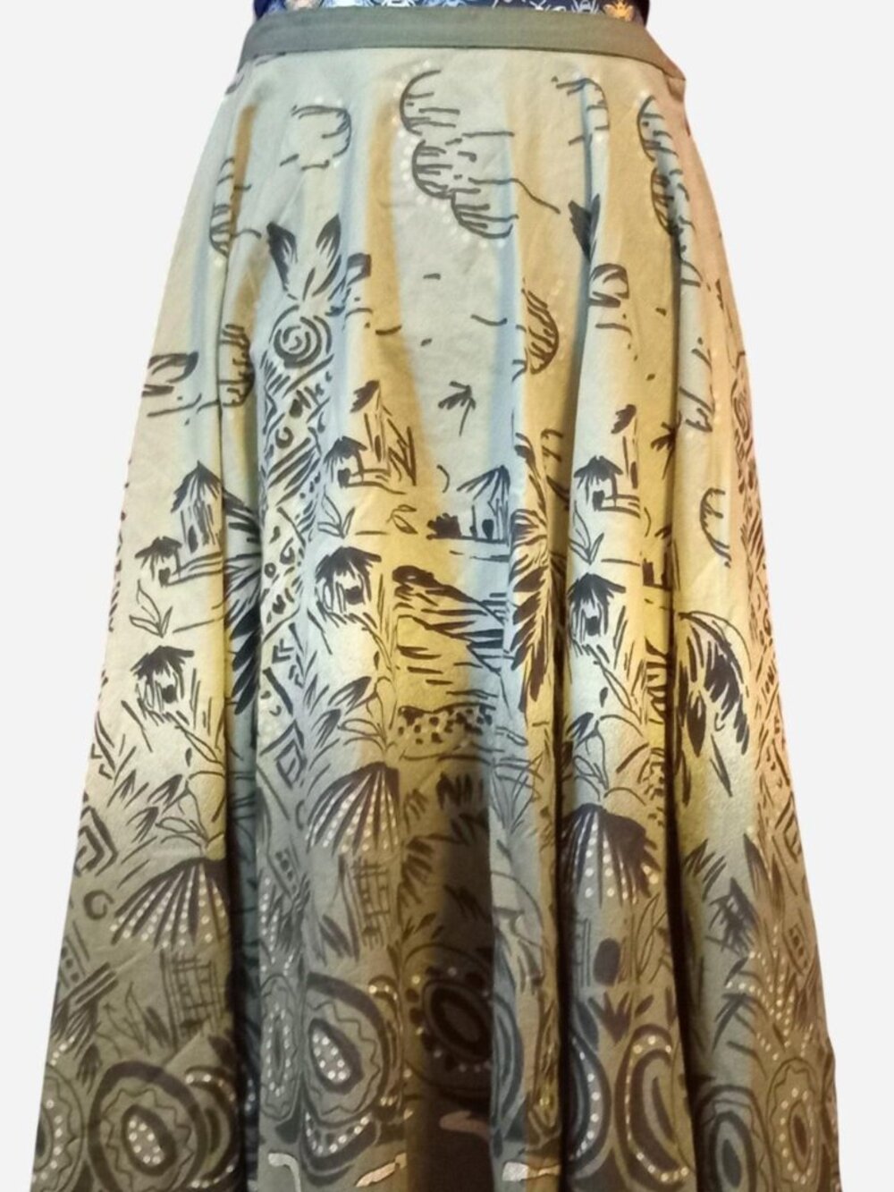 Bebe green circle skirt with a ombre and pattern
